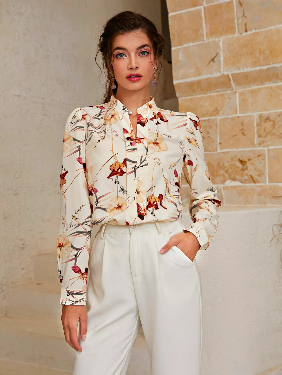 Blusa con Estampado Floral de Cuello Notch