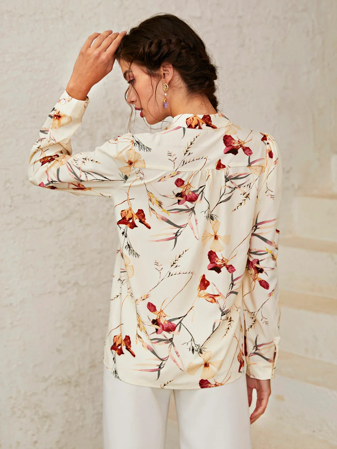 Blusa con Estampado Floral de Cuello Notch