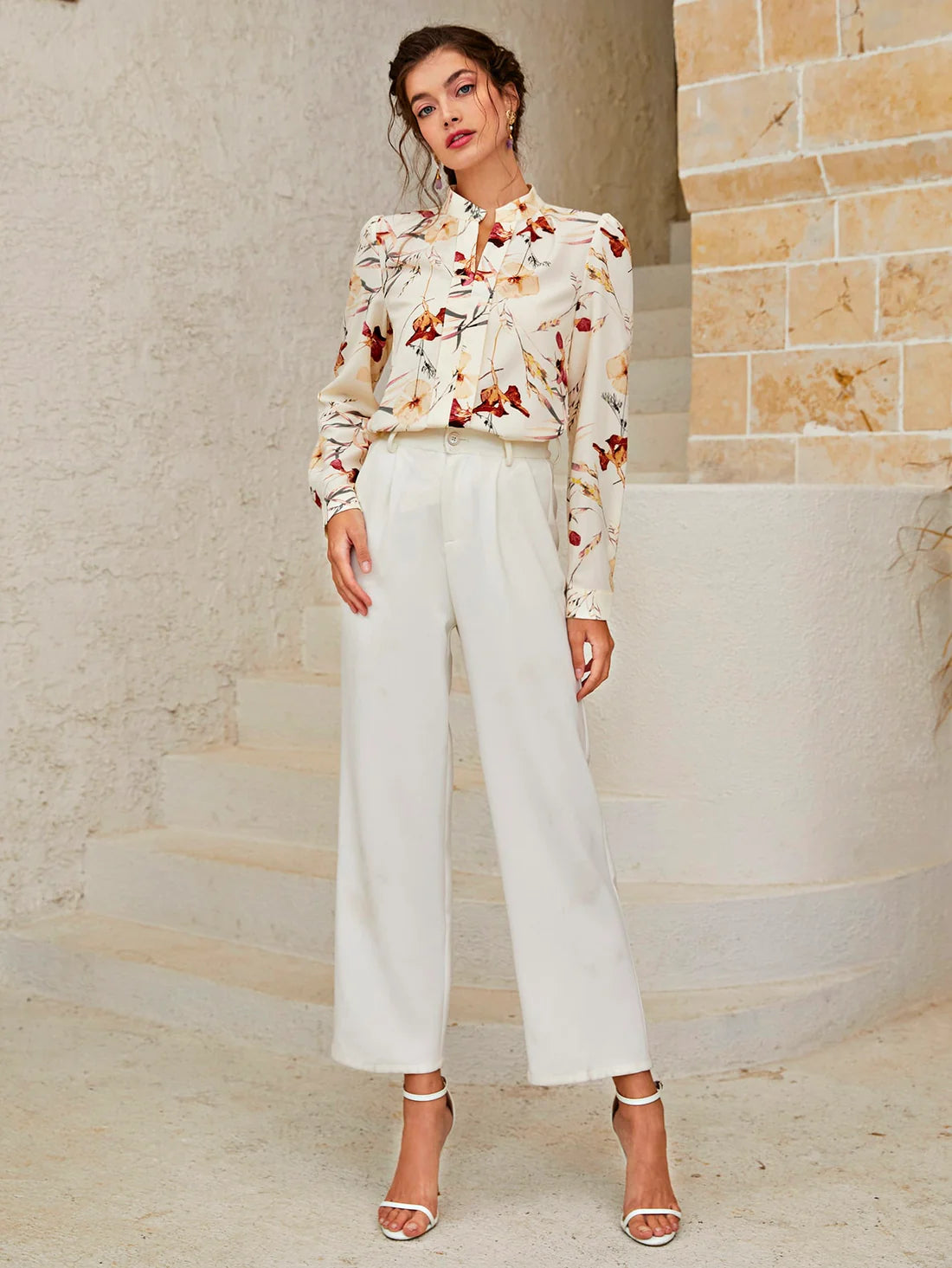 Blusa con Estampado Floral de Cuello Notch