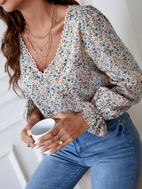 Thumbnail for Blusa Encanto Floral Frenchy con Encaje, Bordado y Espalda de Malla