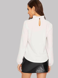 Thumbnail for Blusa Blanca de Manga Larga con Detalles de Encaje y Volantes