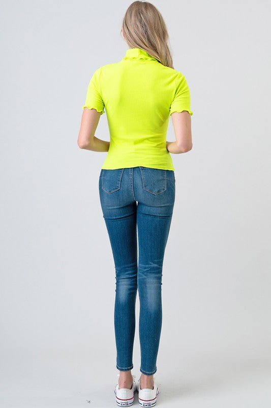 Blusa Casual Lime Manga Corta y Cuello Alto