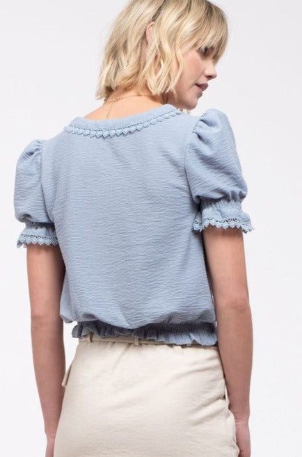 Blusa Celeste Cuello V Mangas Puff