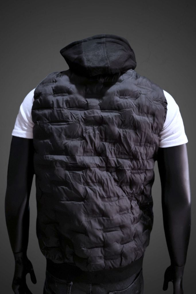 Chaleco Full Black Relieve con Capucha