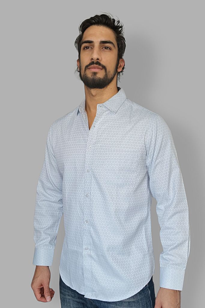 Camisa Clara con Detalles de Cuadritos