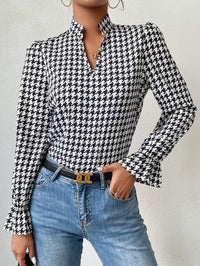 Thumbnail for Blusa Executive en Blanco y Negro - Estilo Casual