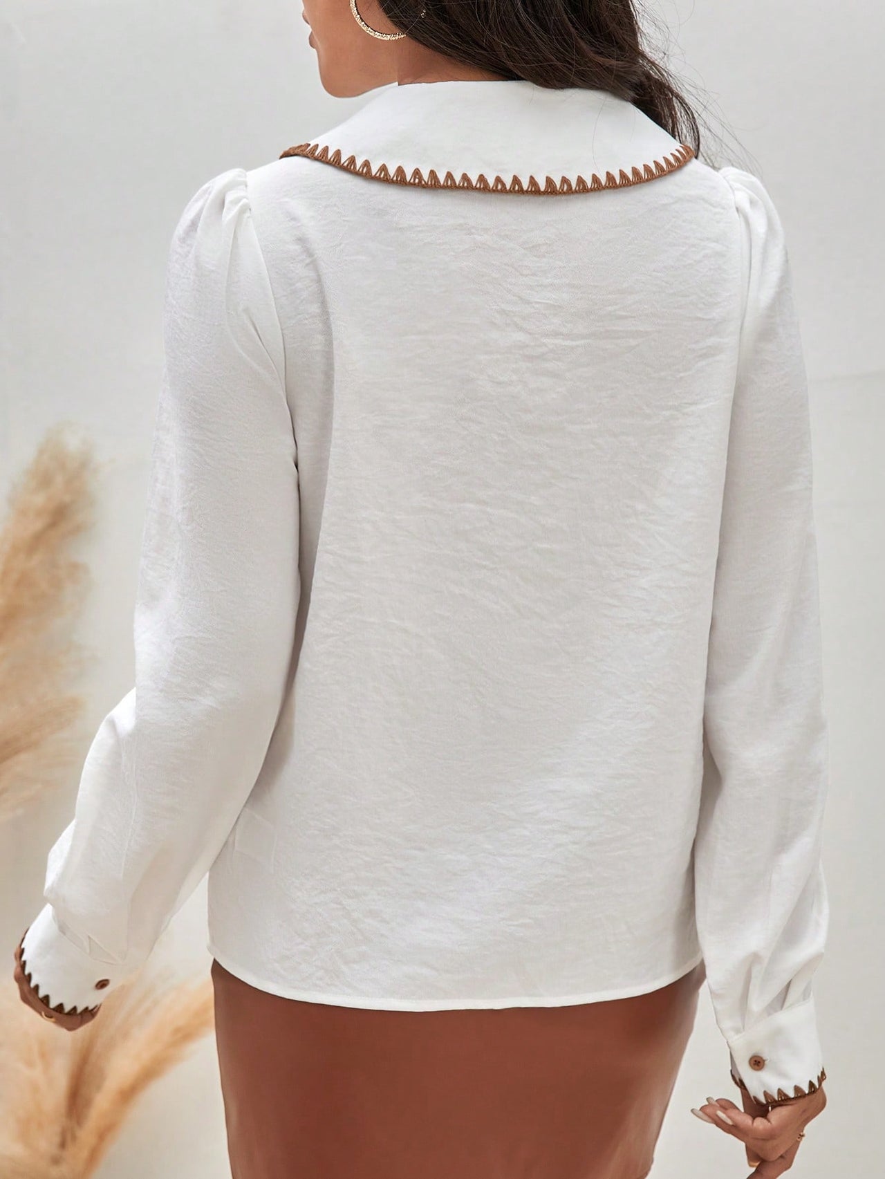 Blusa Frenchy de Manga Larga en Blanco