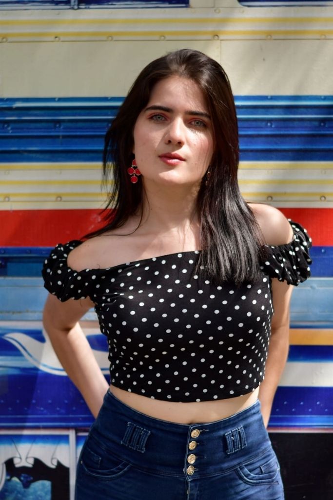Crop Top Negro de Puntos Polka