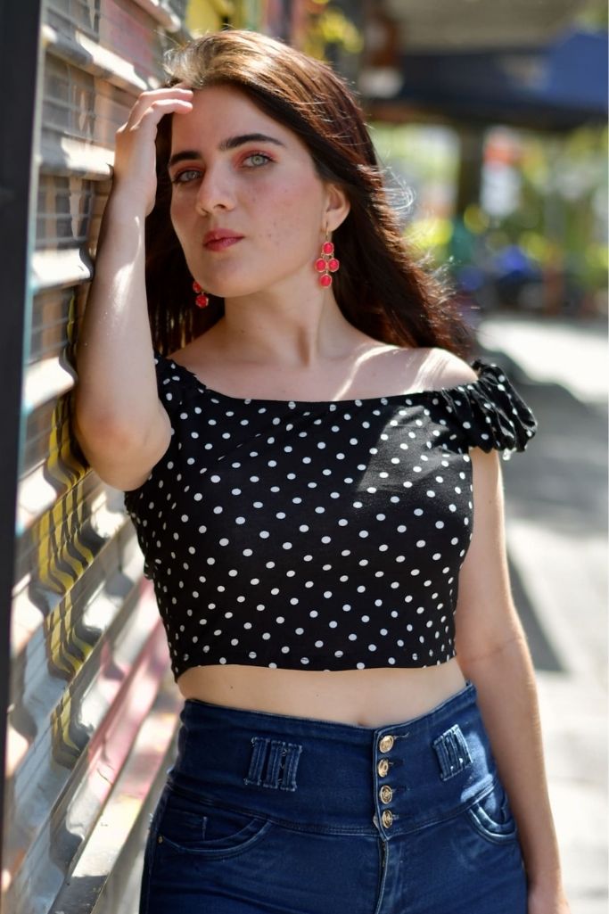 Crop Top Negro de Puntos Polka