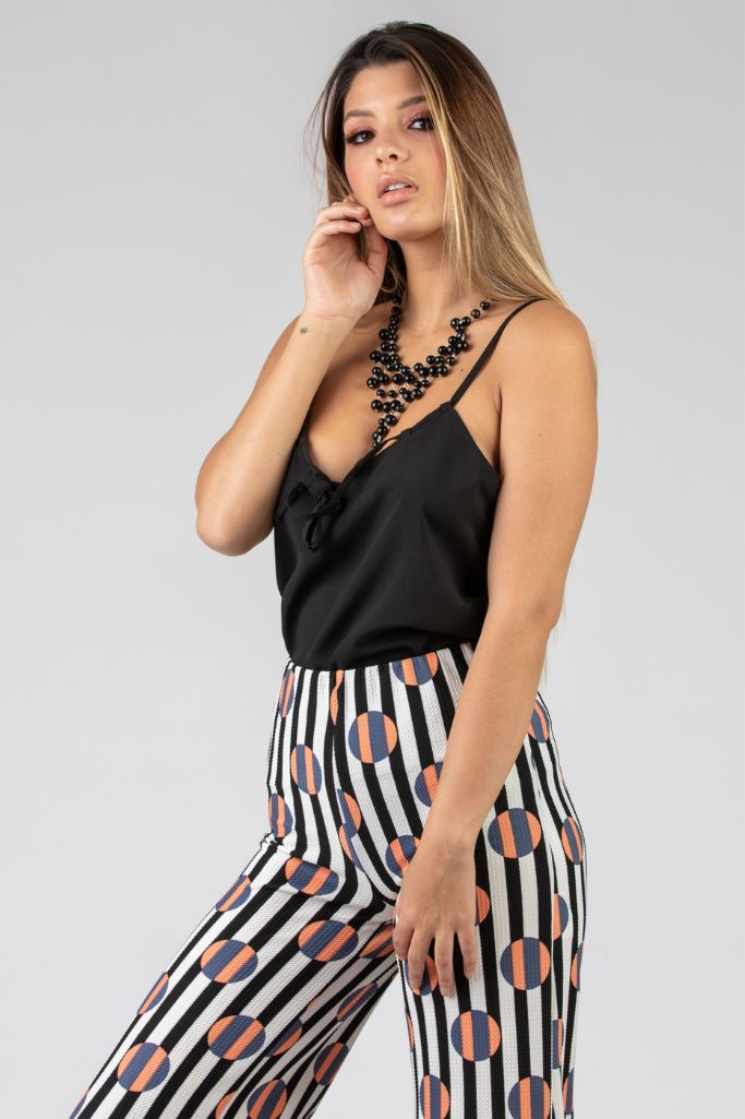 Blusa Negra de Hombros Descubiertos