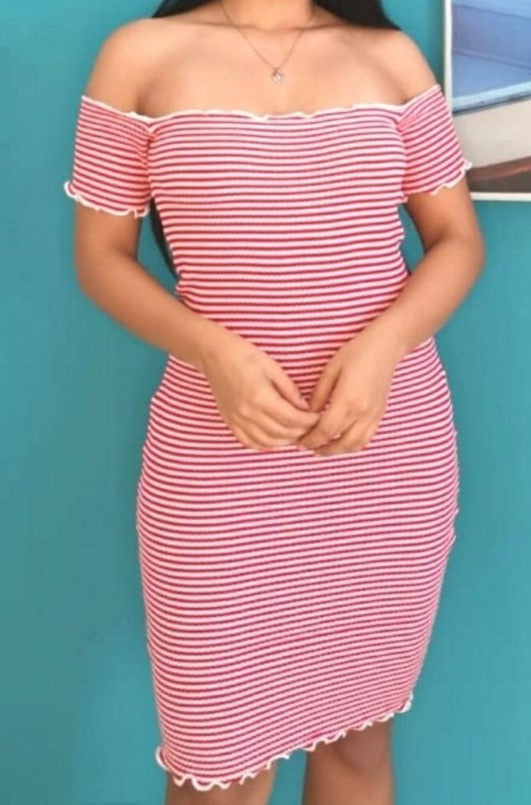 Vestido Casual de Lineas Rojas Strapless