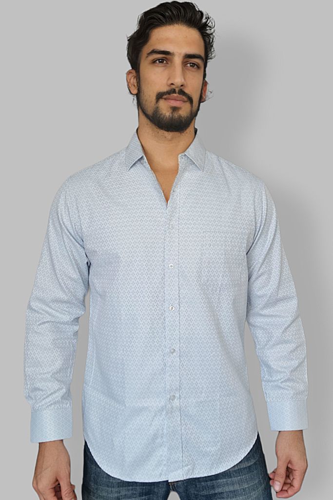Camisa Clara con Detalles de Cuadritos