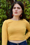 Crop Top de Manga Larga Amarillo con Lineas Blancas